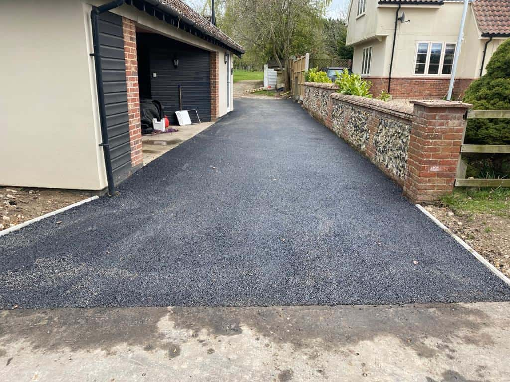 This is a newly installed tarmac driveway. All works carried out by Isleham Driveways