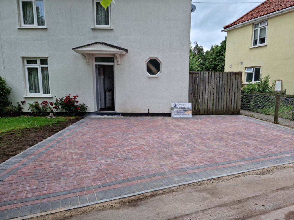 This is a newly installed block paved drive installed by Isleham Driveways